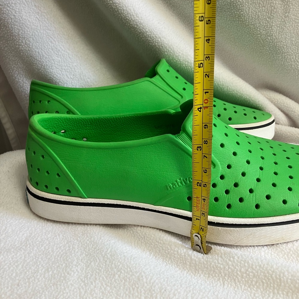 EUC Native Shoes Green Slip-On Water shoes Women’s 8 Men’s 6 - Picture 10 of 13